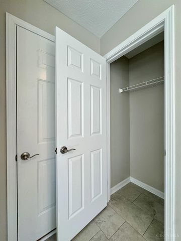 2905 Pine Leaf Court, Hamilton, OH 45103