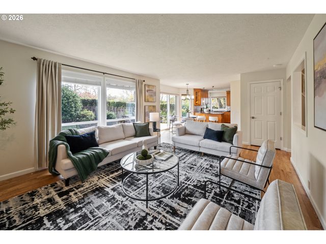 13721 REGENCY Ct, Lake Oswego, OR 97035