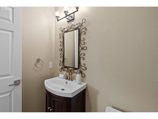 13721 REGENCY Ct, Lake Oswego, OR 97035