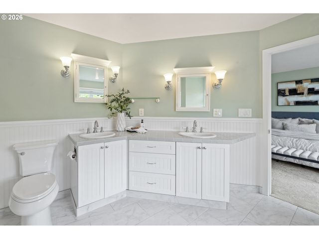 13721 REGENCY Ct, Lake Oswego, OR 97035