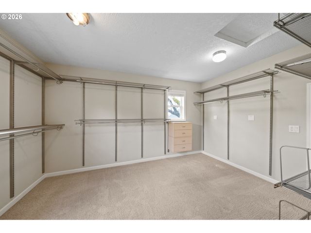 13721 REGENCY Ct, Lake Oswego, OR 97035