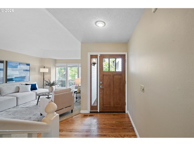 13721 REGENCY Ct, Lake Oswego, OR 97035