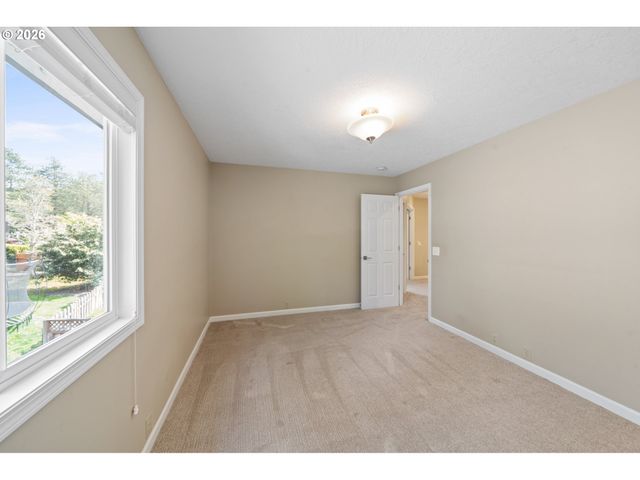 13721 REGENCY Ct, Lake Oswego, OR 97035