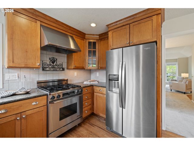 13721 REGENCY Ct, Lake Oswego, OR 97035