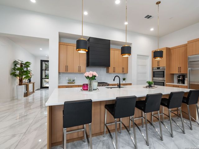 183 Westcourt Lane, San Antonio, TX 78257