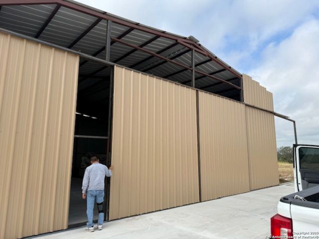 2100 S FM 187, Sabinal, TX 78881