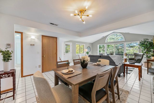 262 Sheridan Street, Ashland, OR 97520