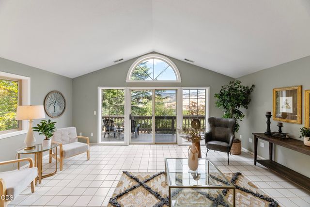 262 Sheridan Street, Ashland, OR 97520