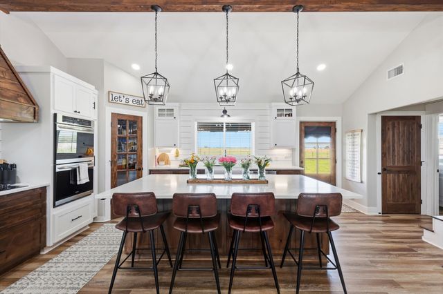 2201 South Road, Whitesboro, TX 76273