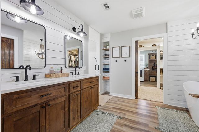 2201 South Road, Whitesboro, TX 76273