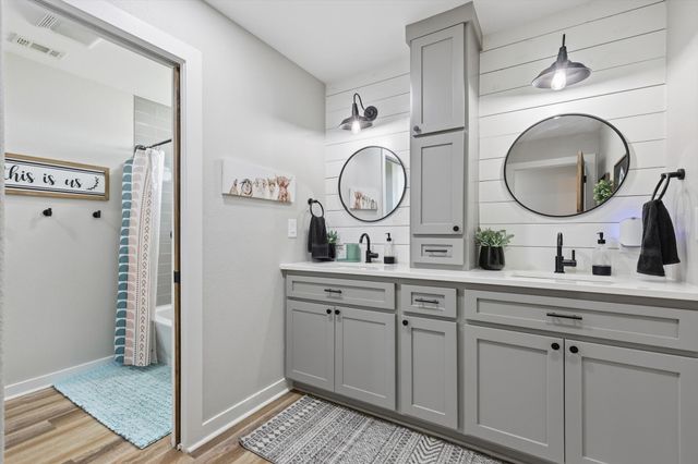 2201 South Road, Whitesboro, TX 76273