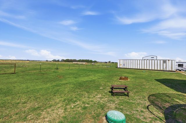 2201 South Road, Whitesboro, TX 76273