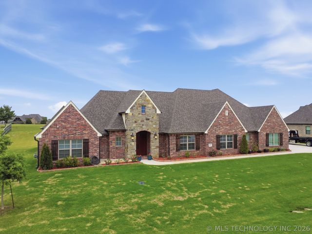 8307 E 107th Street North, Owasso, OK 74055