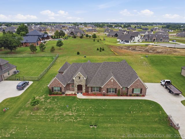 8307 E 107th Street North, Owasso, OK 74055