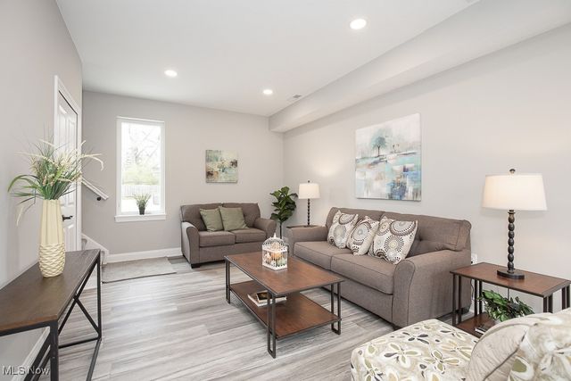 3214 Van Aken Boulevard, Shaker Heights, OH 44120