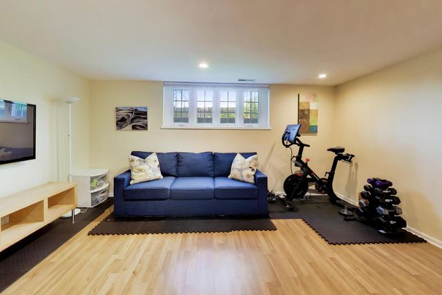 882 Poplar Lane, Deerfield, IL 60015