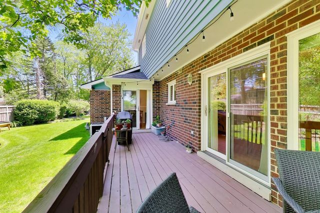 882 Poplar Lane, Deerfield, IL 60015