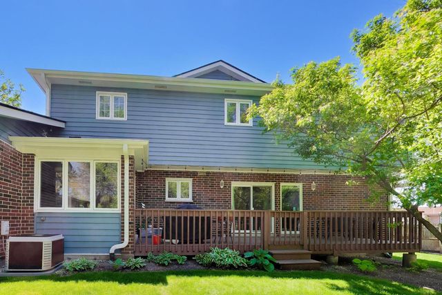 882 Poplar Lane, Deerfield, IL 60015