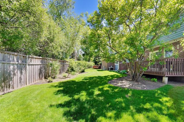 882 Poplar Lane, Deerfield, IL 60015