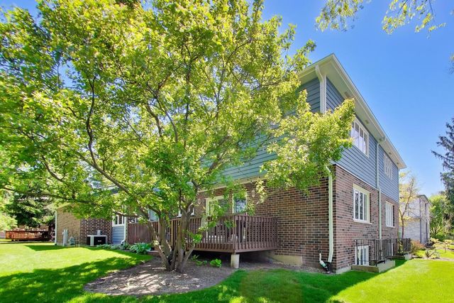 882 Poplar Lane, Deerfield, IL 60015