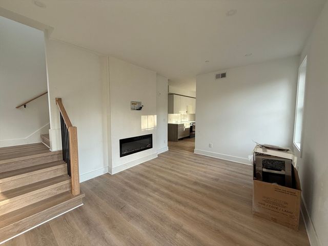 49 Chase Street 3, Newton, MA 02459
