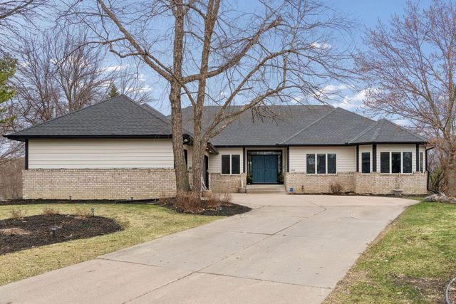2065 Woodstone Court, Victoria, MN 55386