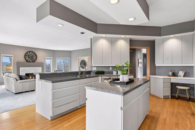 2065 Woodstone Court, Victoria, MN 55386