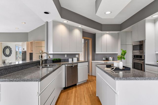 2065 Woodstone Court, Victoria, MN 55386