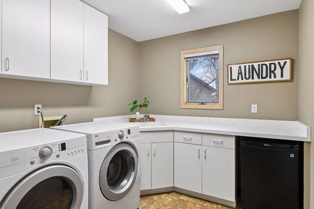 2065 Woodstone Court, Victoria, MN 55386