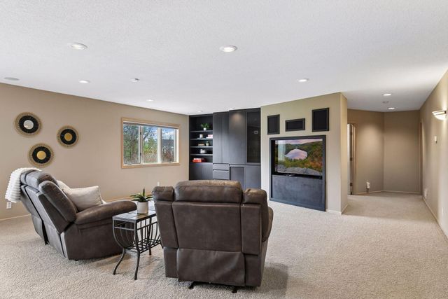 2065 Woodstone Court, Victoria, MN 55386