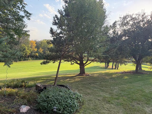 2065 Woodstone Court, Victoria, MN 55386