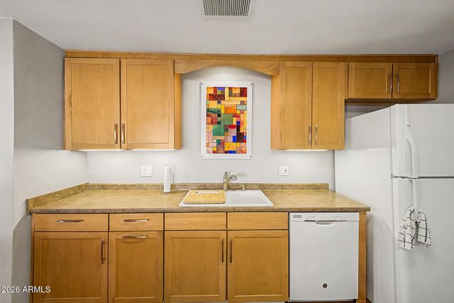 1524 E EARLL Drive, Phoenix, AZ 85014