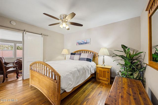 1524 E EARLL Drive, Phoenix, AZ 85014