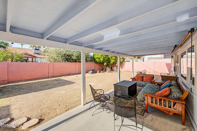 1524 E EARLL Drive, Phoenix, AZ 85014