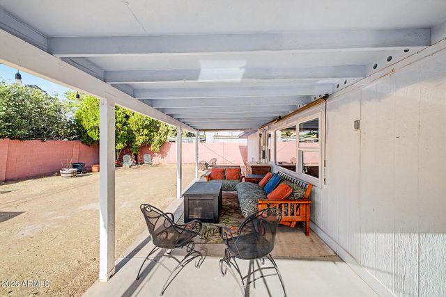 1524 E EARLL Drive, Phoenix, AZ 85014