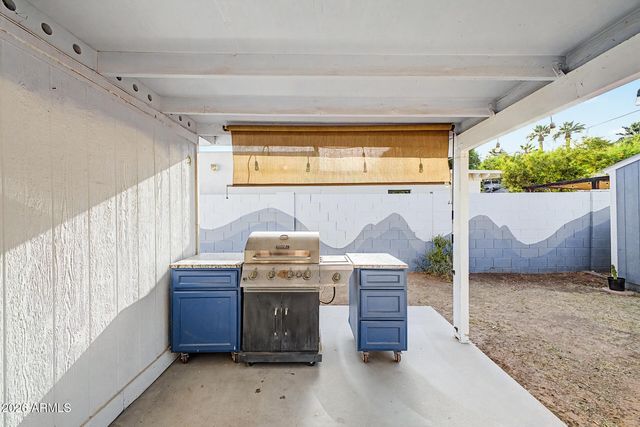 1524 E EARLL Drive, Phoenix, AZ 85014