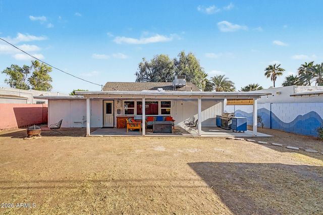 1524 E EARLL Drive, Phoenix, AZ 85014