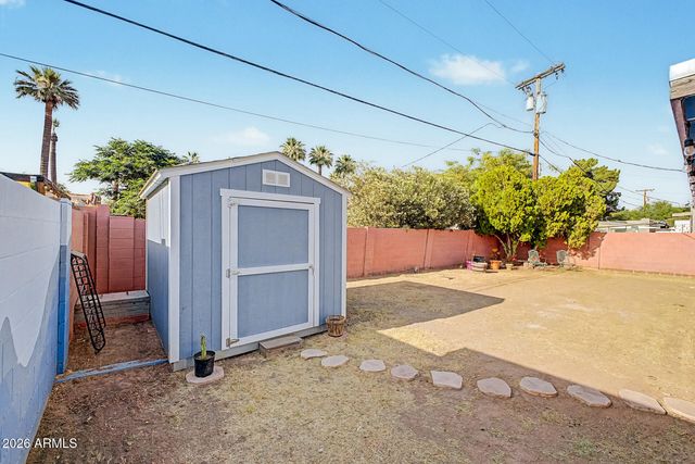 1524 E EARLL Drive, Phoenix, AZ 85014