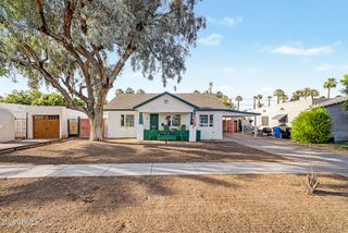1524 E EARLL Drive, Phoenix, AZ 85014