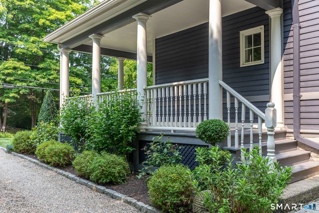 11 Pleasant Street, Woodbury, CT 06798