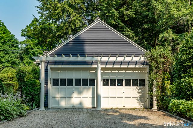 11 Pleasant Street, Woodbury, CT 06798