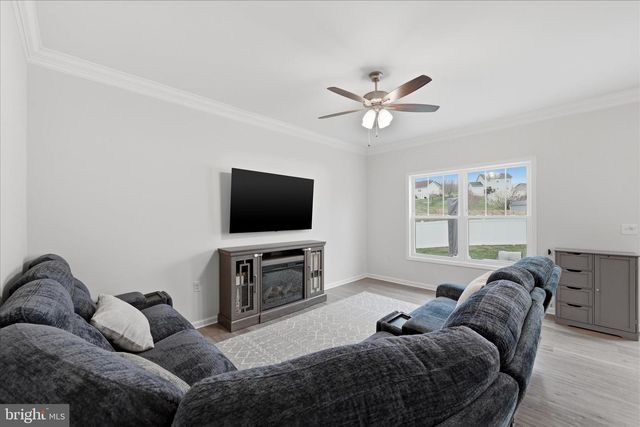 259 TWICKENHAM DR, Martinsburg, WV 25403