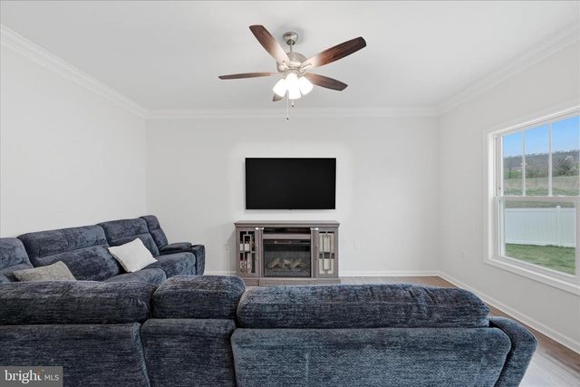 259 TWICKENHAM DR, Martinsburg, WV 25403