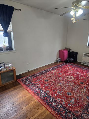 86 -70 Francis Lewis A55, Holliswood, NY 11427