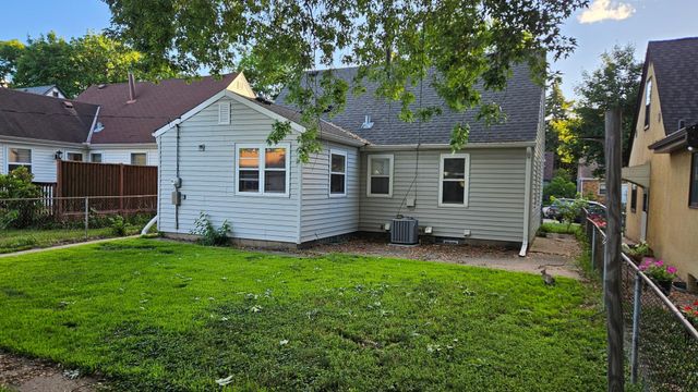 5825 45th Avenue S, Minneapolis, MN 55417
