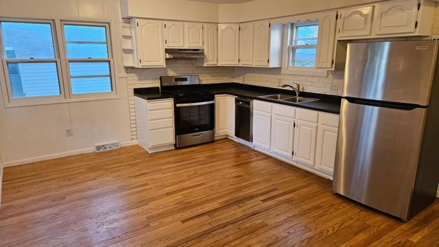 5825 45th Avenue S, Minneapolis, MN 55417