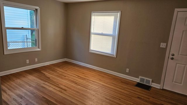 5825 45th Avenue S, Minneapolis, MN 55417