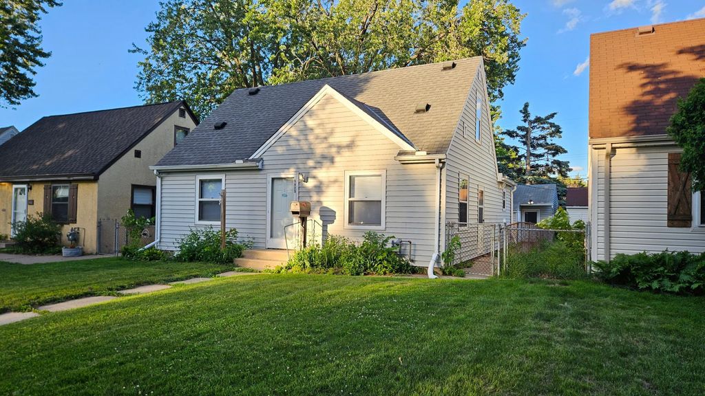 5825 45th Avenue S, Minneapolis, MN 55417