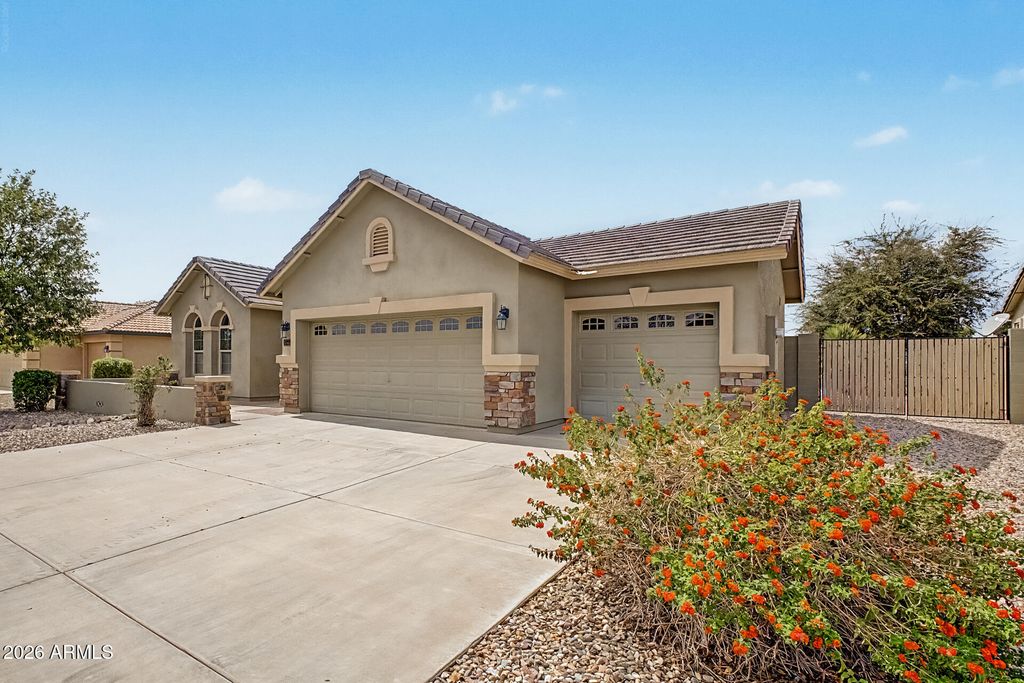 40462 N CAPE WRATH Drive, San Tan Valley, AZ 85140 — photo 2