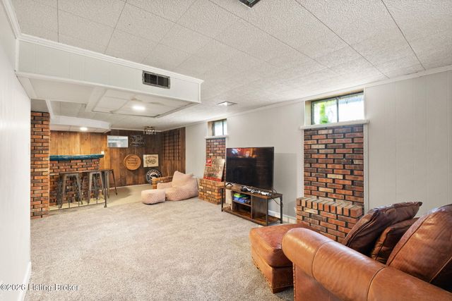 3316 Cornelia Dr, Louisville, KY 40220